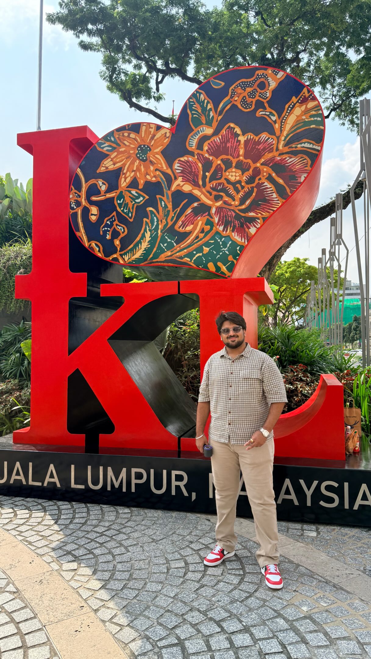 Forget boring hotel check-ins.
Moxy Kuala Lumpur Chinatown h